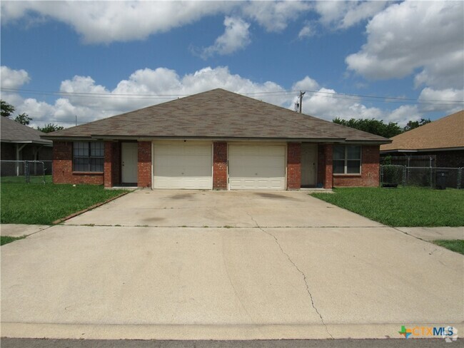 Building Photo - 3903 Hitchrock Dr Rental