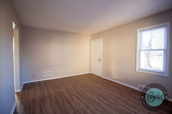 Photo - Old Towne Bellevue | 2 Bed 1 Bath