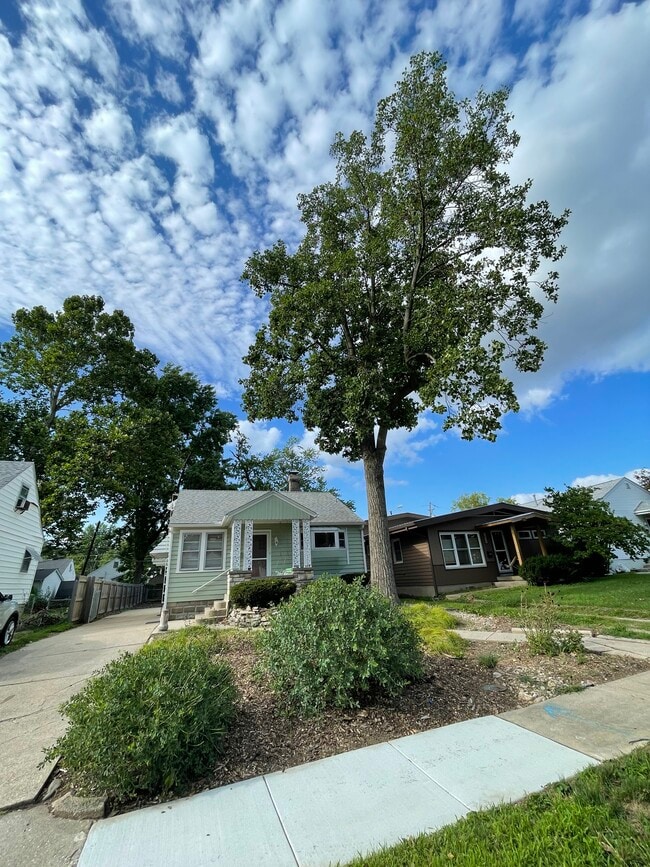Photo - 1641 W Adams St