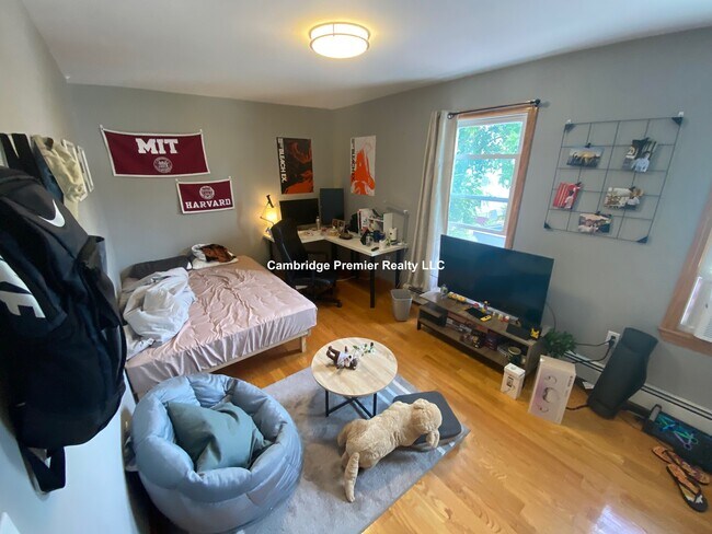 Photo - 177 Windsor St Unit 2