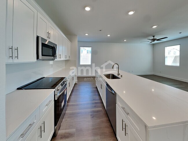 Photo - 5824 Vaes Dothrak St