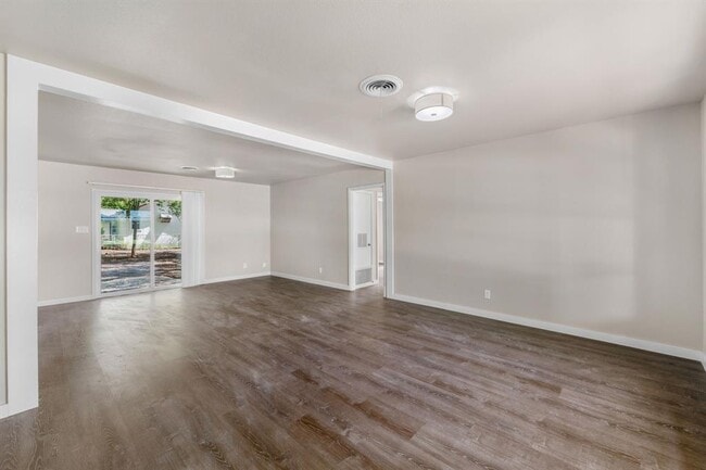 Photo - 5302 Robinsdale Ln