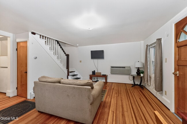 14 Congress Ave Unit 1