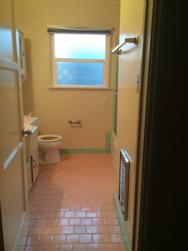 Photo - 9401 Kincardine Ave