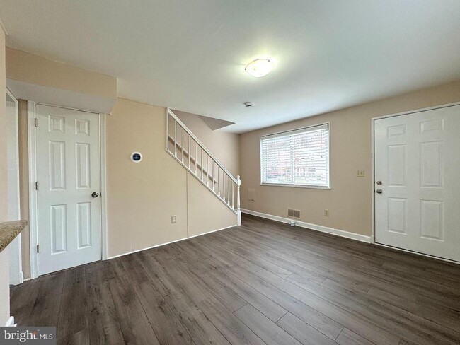 Photo - 5612 7th Rd S