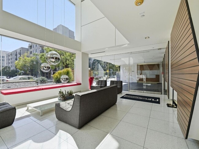 Photo - 6735 Yucca St