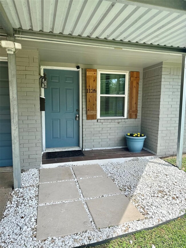 Photo - 1126 E Dartmouth Ln