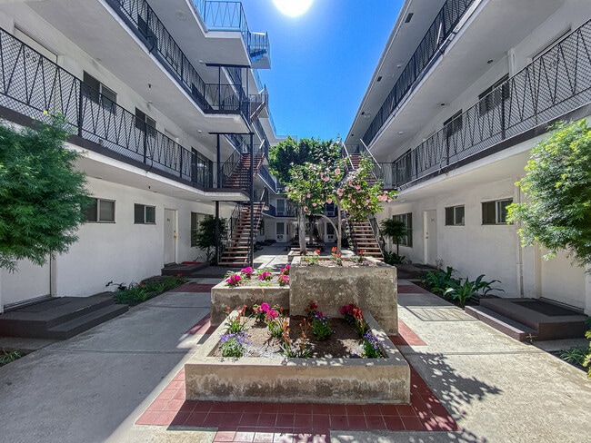 Patio frontal - 450 W. Doran St. Glendale CA