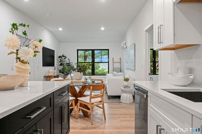 Photo - 131 Beach Rd Unidad 103