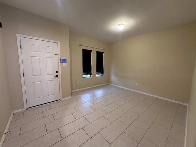 Photo - 5519 Shorthorn Dr