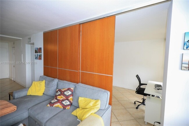 Photo - 600 NE 36th St Unidad 710