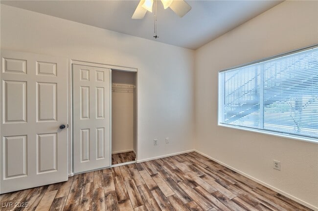 Building Photo - 2291 W Horizon Ridge Pkwy Unit 3114