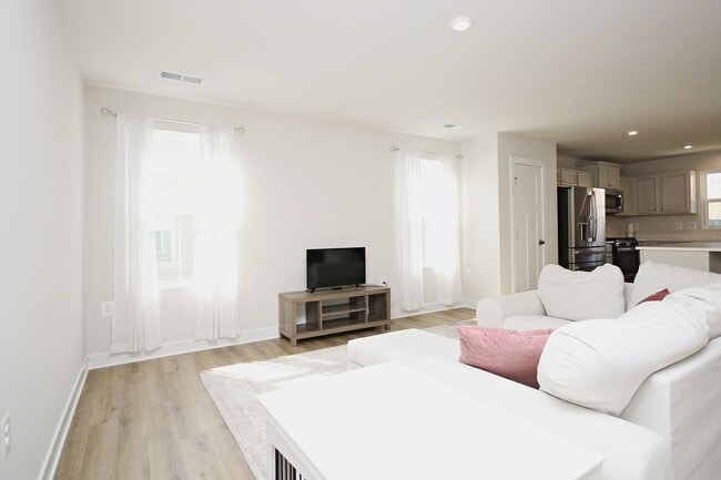 Photo - One Level Living With Amenities!