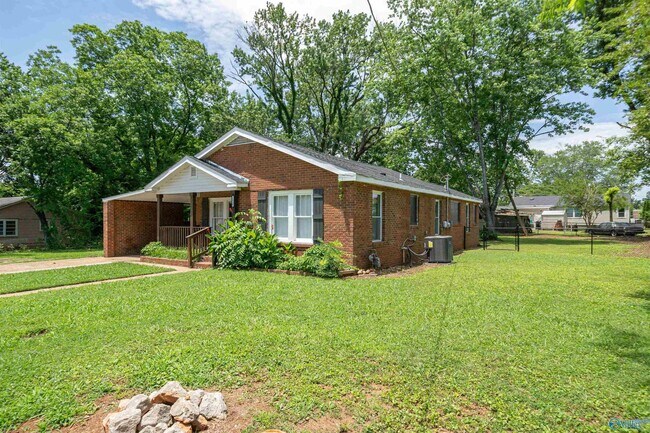 Photo - 2820 Union Dr NW