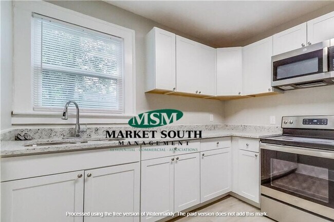 1423 E 33rd St Unit 33 E 1423
