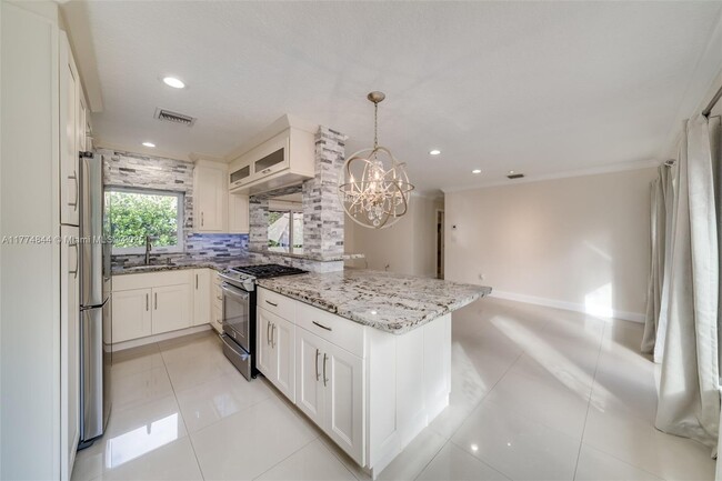 Photo - 919 SW 7th St Casa