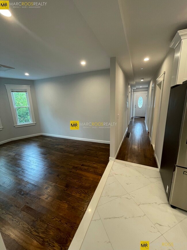 33 Raymond Ave Unit 2