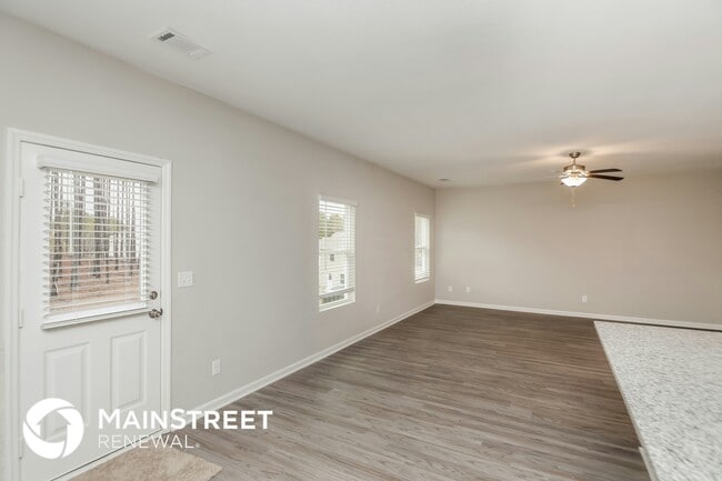Photo - 1005 Nandina Ct