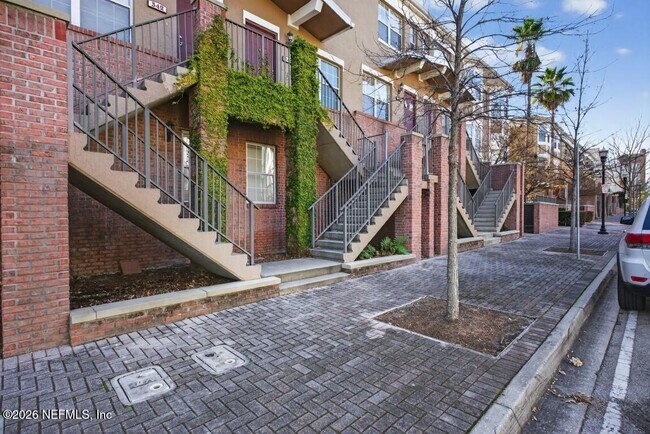 Photo - 340 E Ashley St