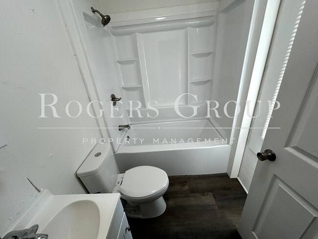 Photo - 1021 Hughes St