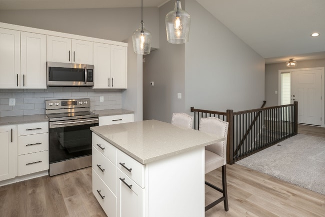 Photo - 2116 Twiggy Dr NE