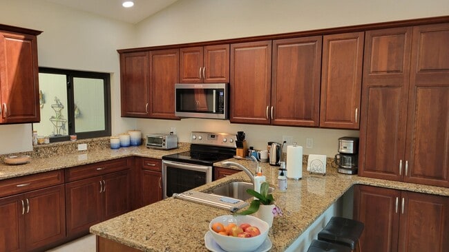 Photo - Seasonal/short term renovated 3/3 villa with golf course views on Longboat Key!