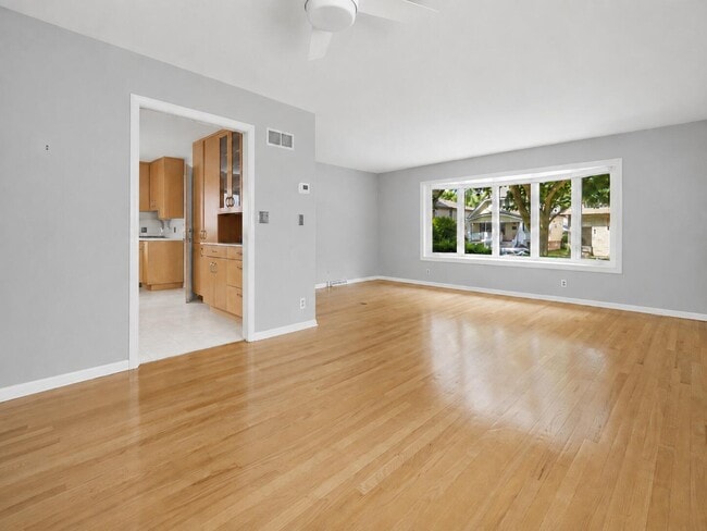 Photo - 4536 N Larkin St
