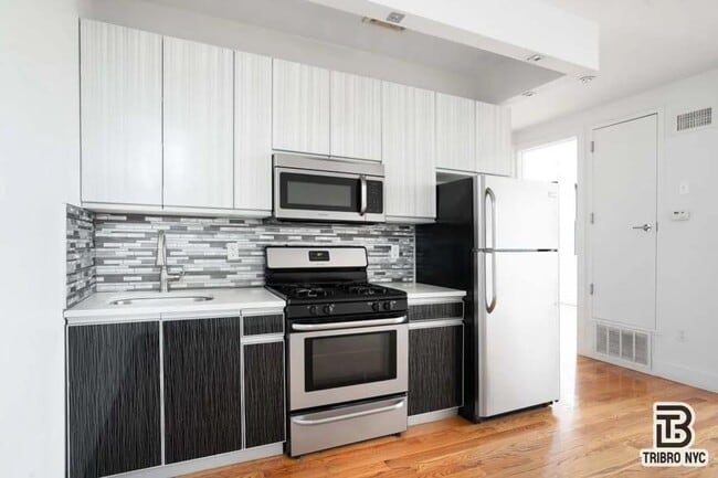 Photo - 3 bedroom in ASTORIA NY 11106 Unit 3A