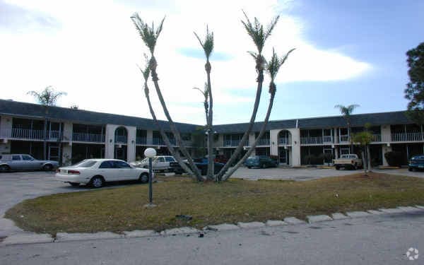 Photo - 1279 Santa Rosa St