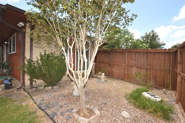 Photo - 703 Flower Field Ct
