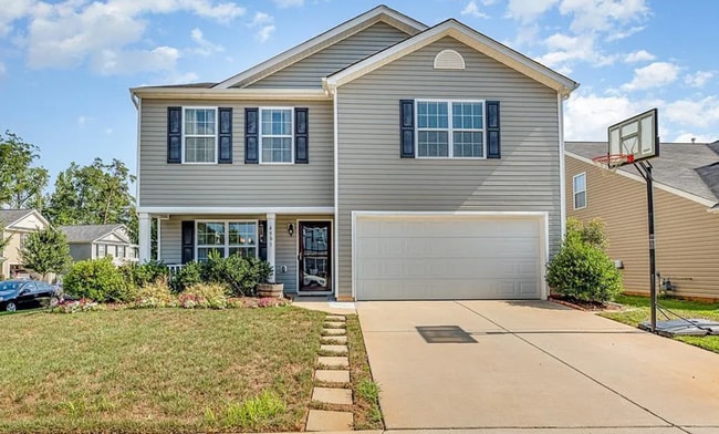 Building Photo - Beautifully 4-bedroom, 2.5-bathroom spacio...