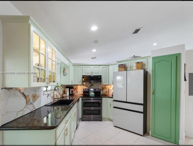 Photo - 14610 SW 145th Pl