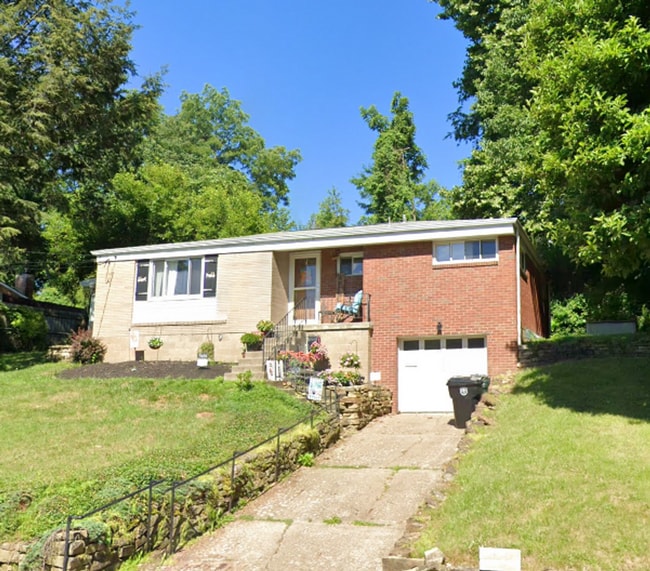 Building Photo - *Spacious & Updated 3BD/2BA Single-Family Home Available in Bethel Park*