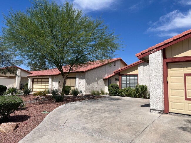 Photo - Gated community/pool