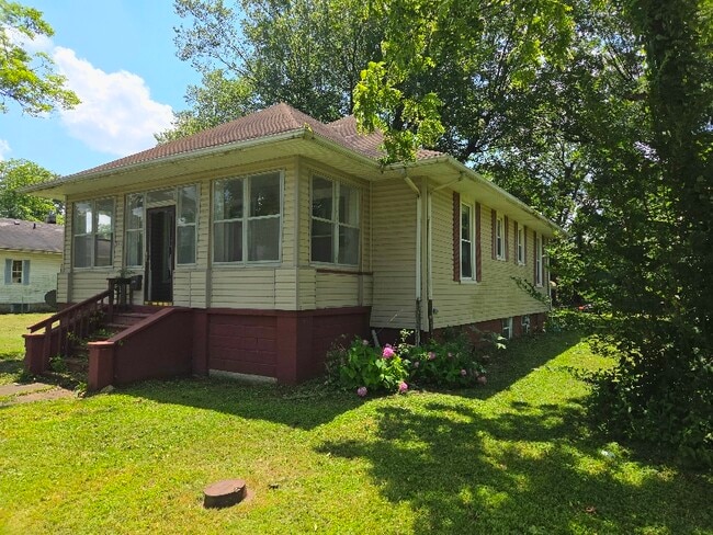 Building Photo - 311 N Blanche St Rental