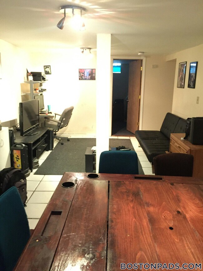 Photo - 684 Parker St Unit 1