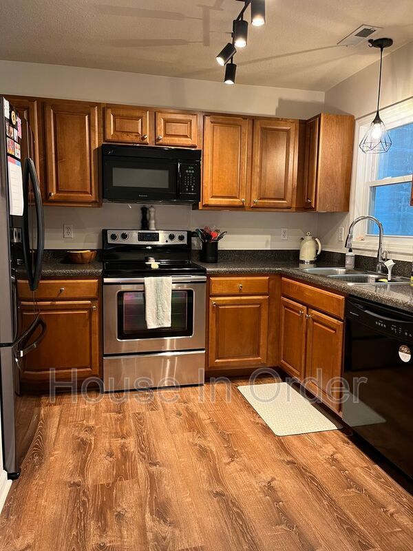 Photo - 1 English Ivy Rd