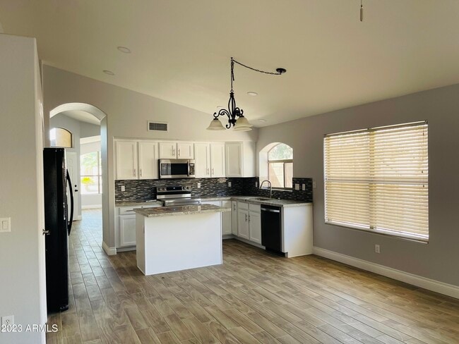 Photo - 12817 W Alvarado Rd