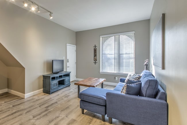 Photo - 3625 McRee Ave