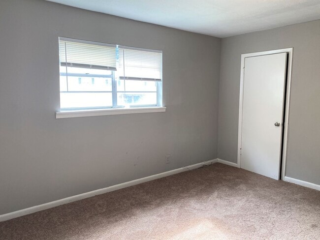 Photo - 4053 Log Cabin Dr