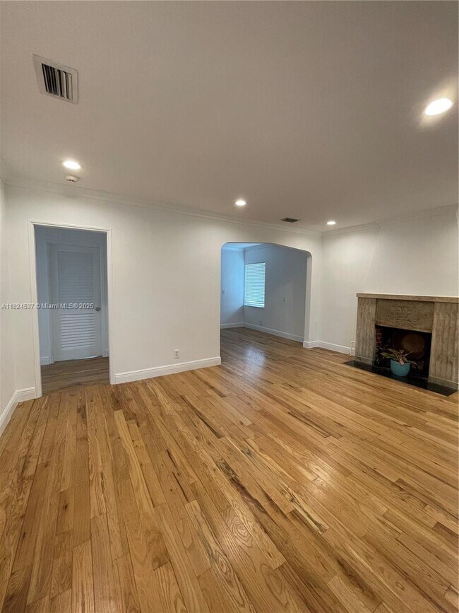 Photo - 2280 SW 20th St