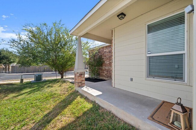 5704 Levenwood Ln