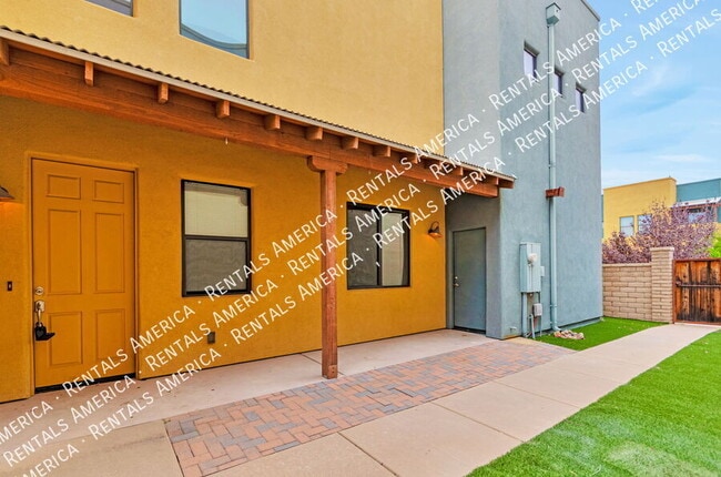 Photo - 402 E Croydon Park Rd