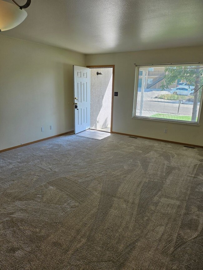 Photo - 931 Village Cir Apartment Unit A