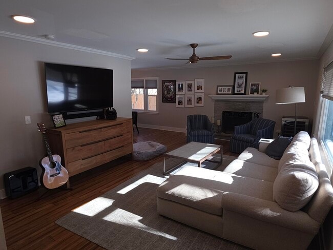 Photo - 308 E Spooner Rd