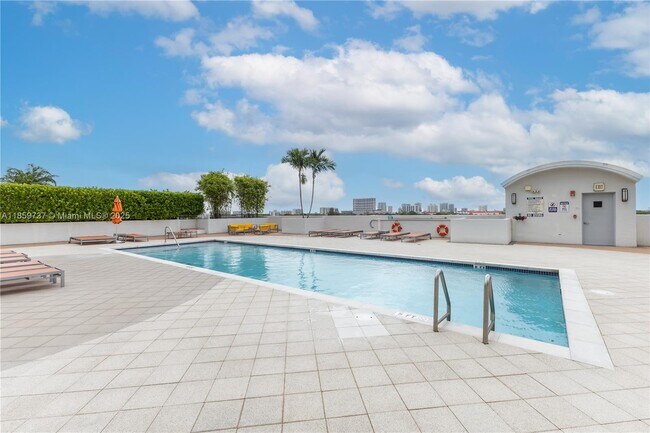 Photo - 3180 SW 22nd St Unidad 501