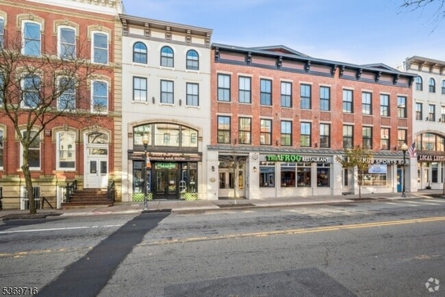 Building Photo - 16 Washington St Unit 303 Rental