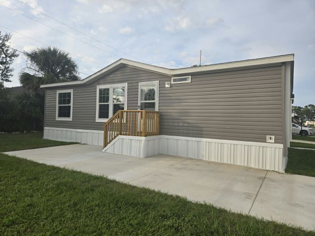 Photo - 1 Stebbins Dr