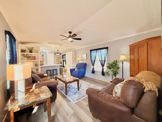 Photo - Recently renovated-3 bedroom/2 bathroom home-fully furnished-located in Tanglewood Subdivision