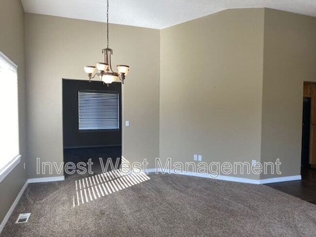 Photo - 2002 NE 153rd Ave